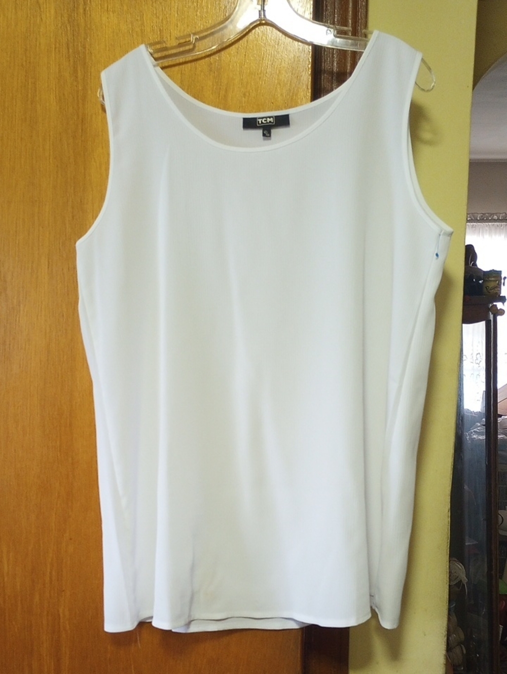 TCM Plus Size 42/44 Textured Polyester Neutral White Sleeveless Tank Blouse